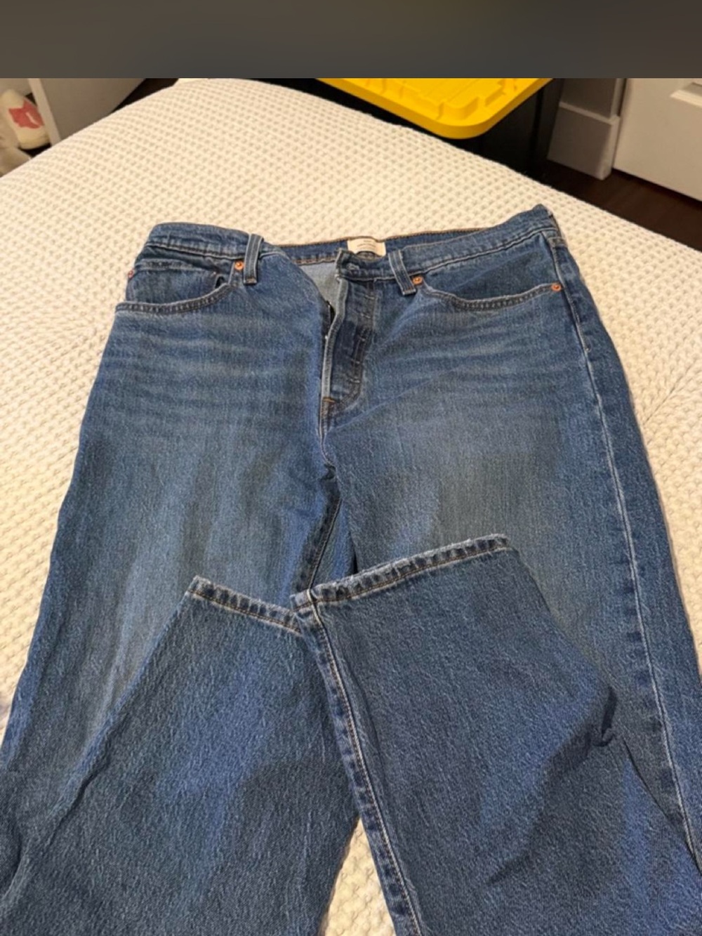 Levi's Straight-Leg Women's Jeans in Medium Blue